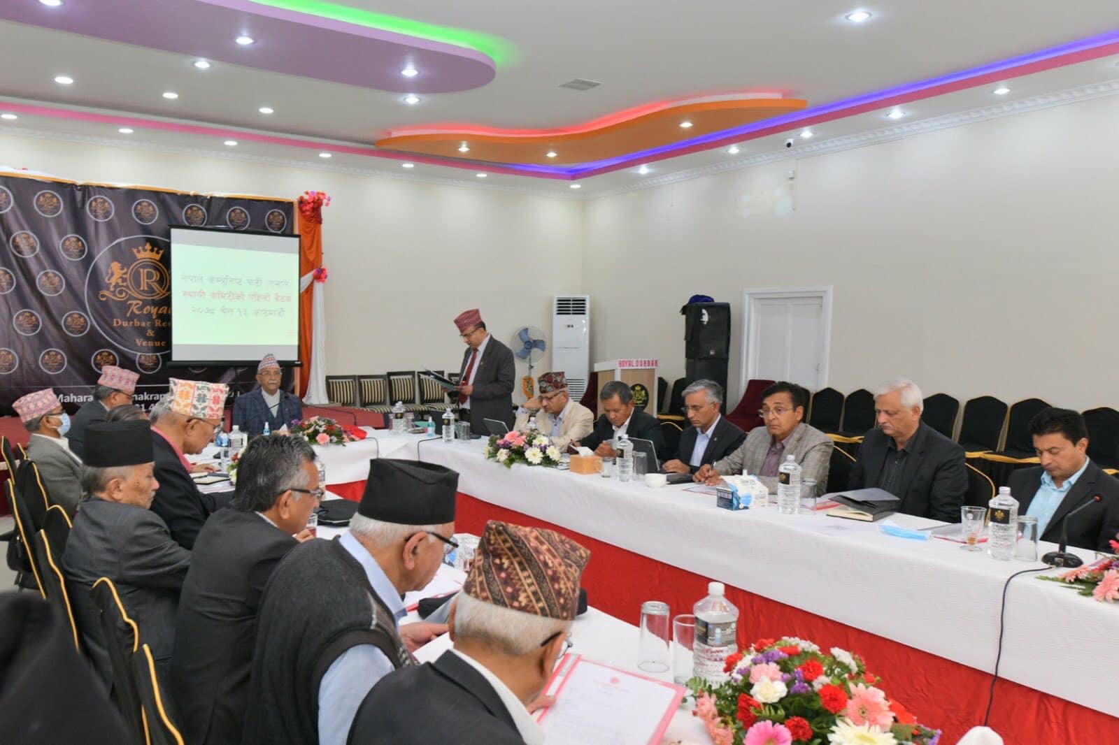 अनलाइनबाट लेबी तिर्न एमालेको निर्देशन,  कार्यकर्ताबाटै ३० करोड उठाउने लक्ष्य (पूर्णपाठ)